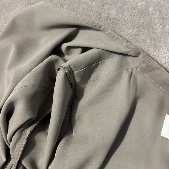 Aritzia Babaton trench coat Quincey - Picture 8 of 9